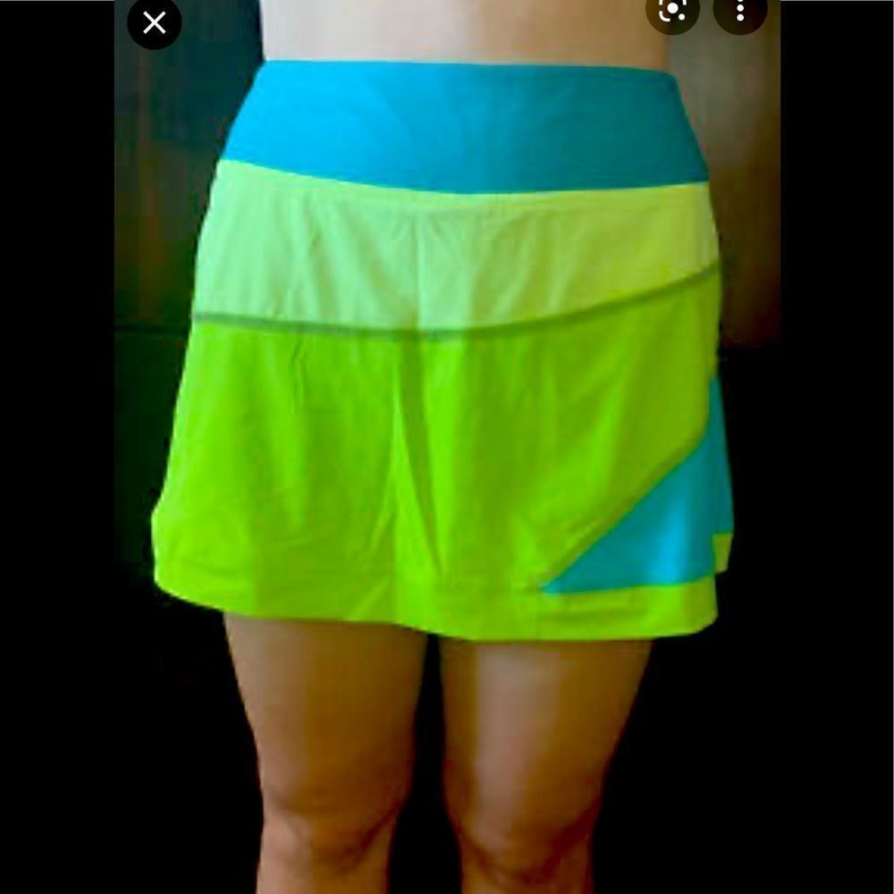 EXCELLENT CONDITION WOMEN’S XS TITLE NINE NIMBLENE COLOR-BLOCK SKORT